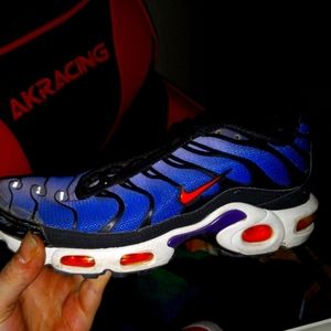 Girls sneakers size 4.5 Nike blue order and black